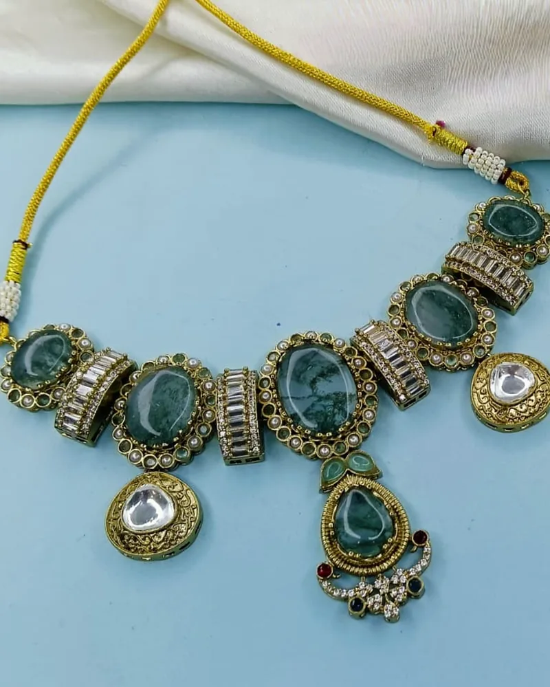 Ira Necklace Set
