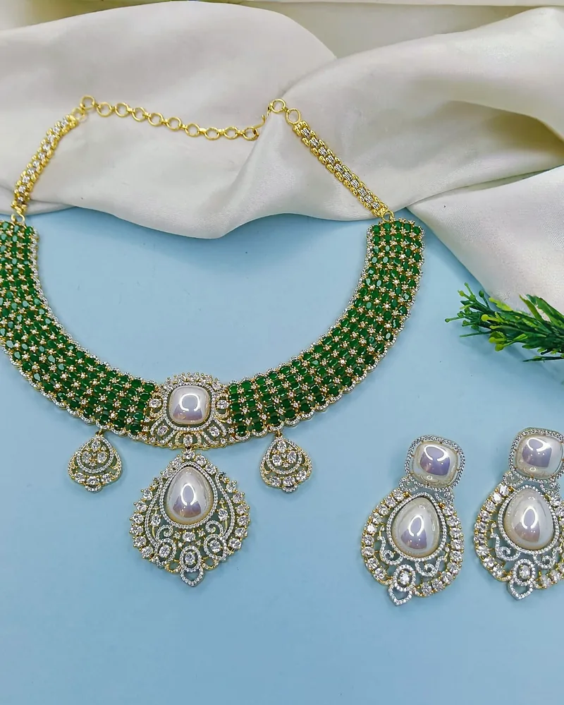 Ojas Necklace Set