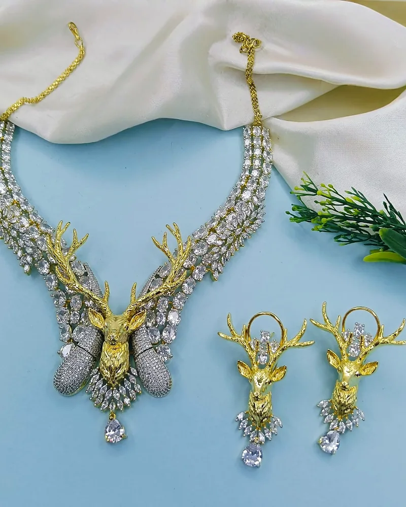 Yamini Necklace Set