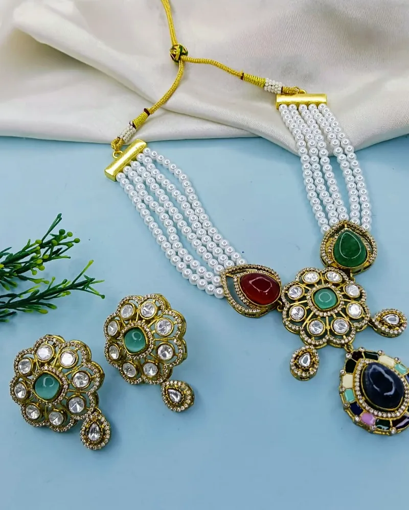 Ishq Necklace Set