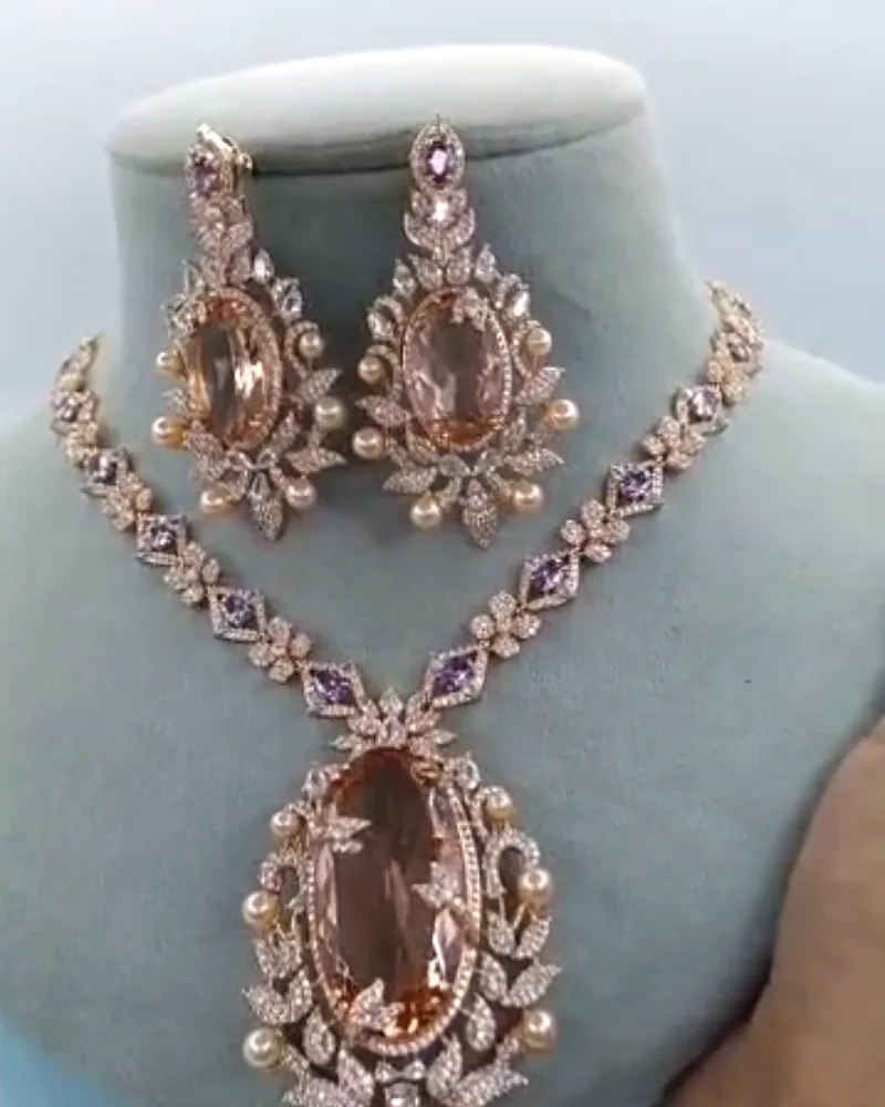 Yamini Necklace Set